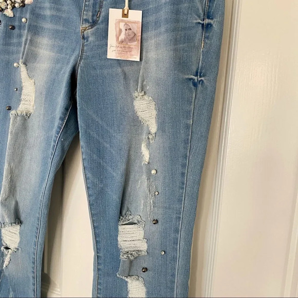 NWT Jessica Simpson Kiss Me Ankle Skinny Distressed Embellished Jean - Picture 3 of 12